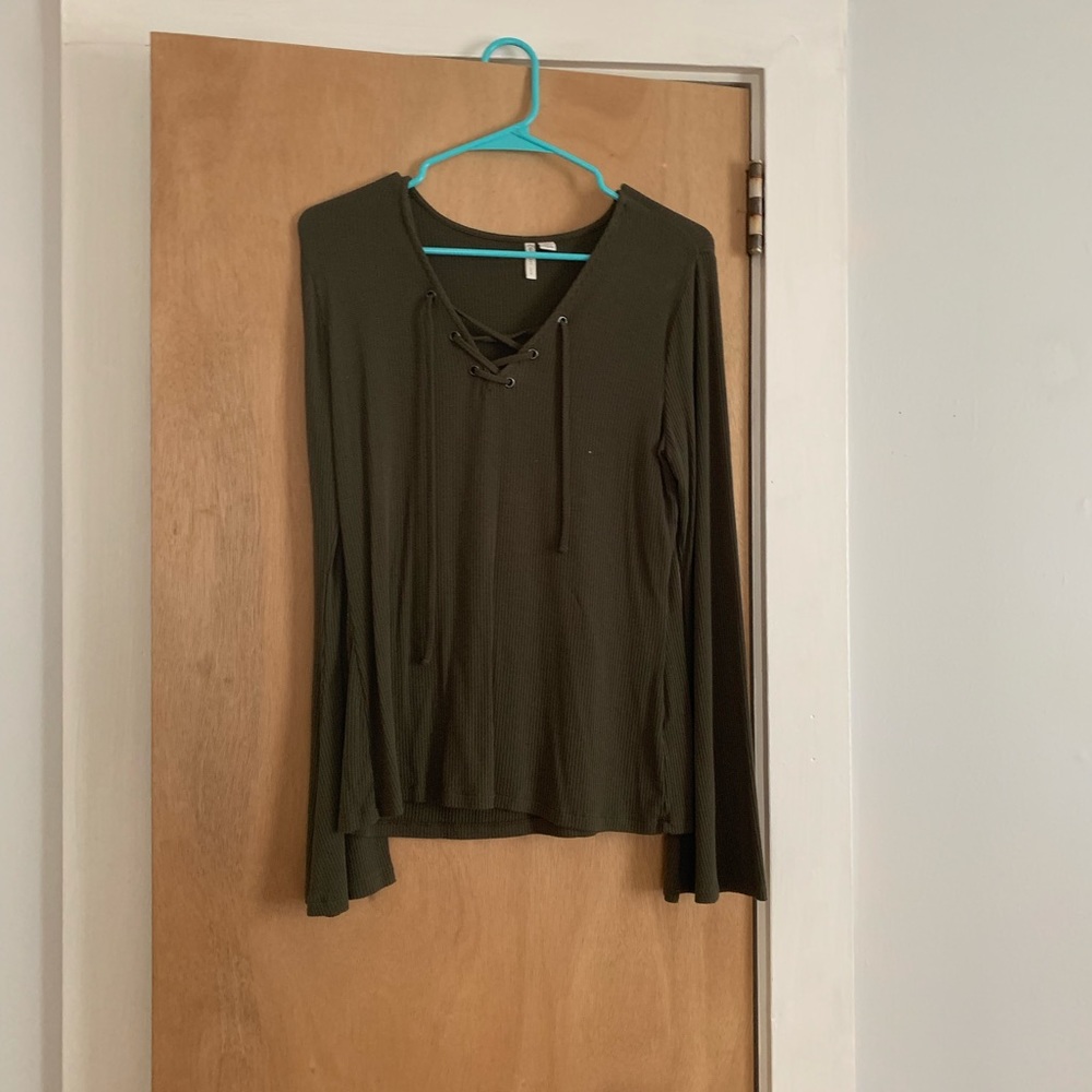 Women’s lace up long sleeve